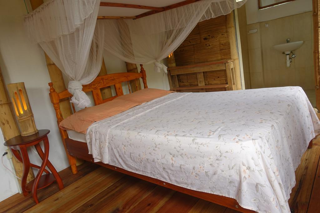 Hostal Monte Libano Puerto López Екстериор снимка