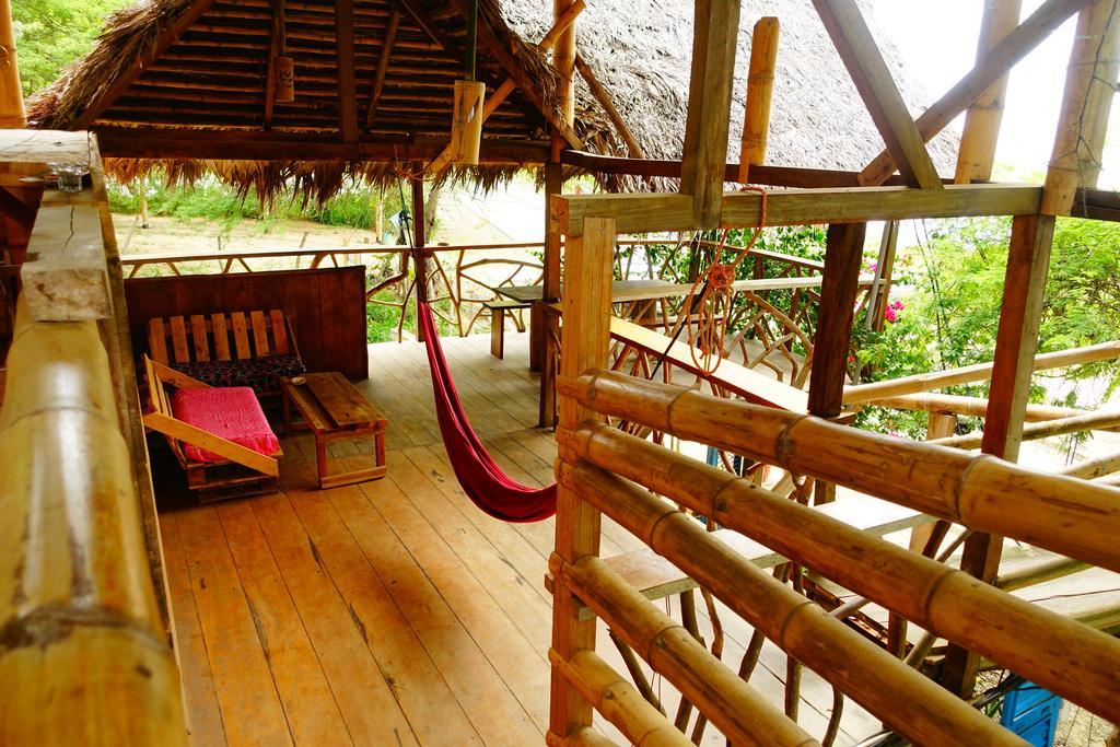 Hostal Monte Libano Puerto López Екстериор снимка