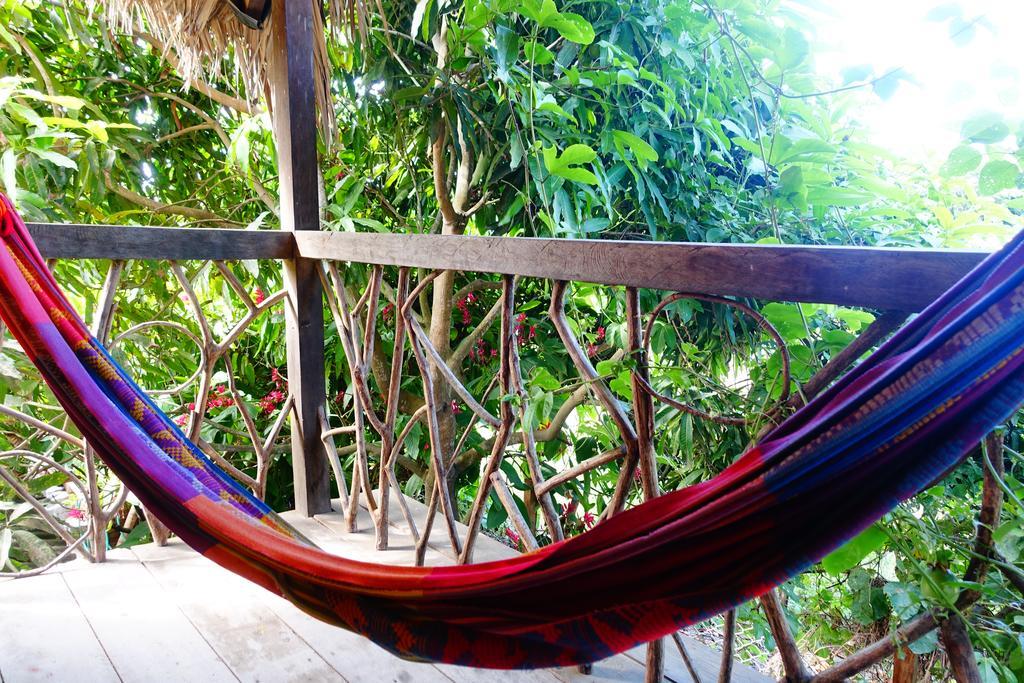 Hostal Monte Libano Puerto López Екстериор снимка